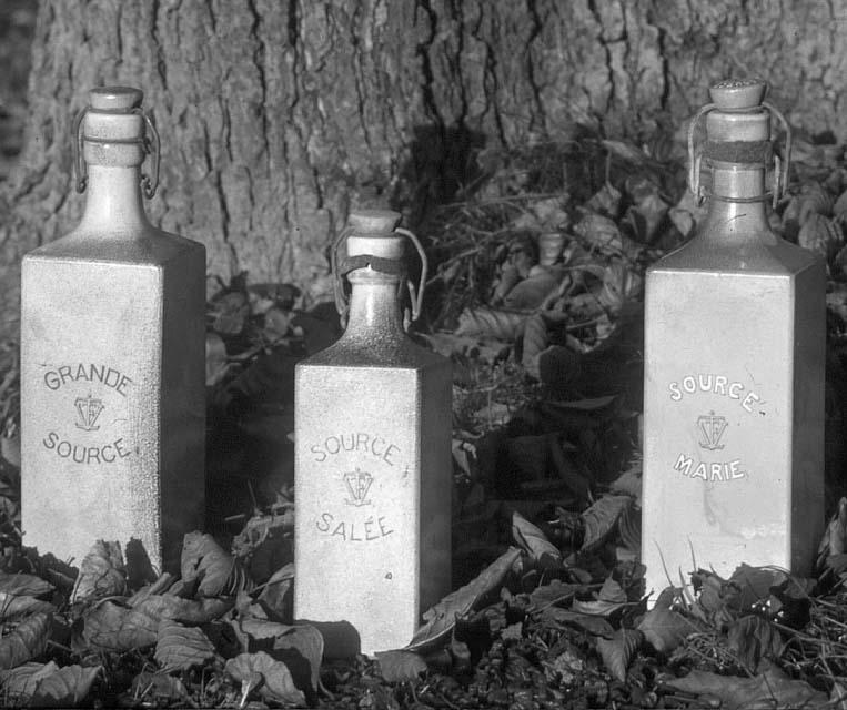Vittel-stoneware-bottle